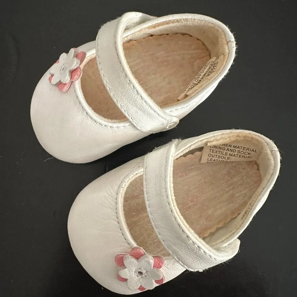N/A white newborn